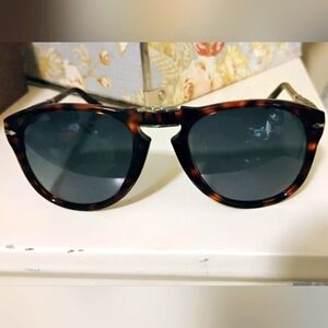 Persol- 714 folding polarized sunglasses with case